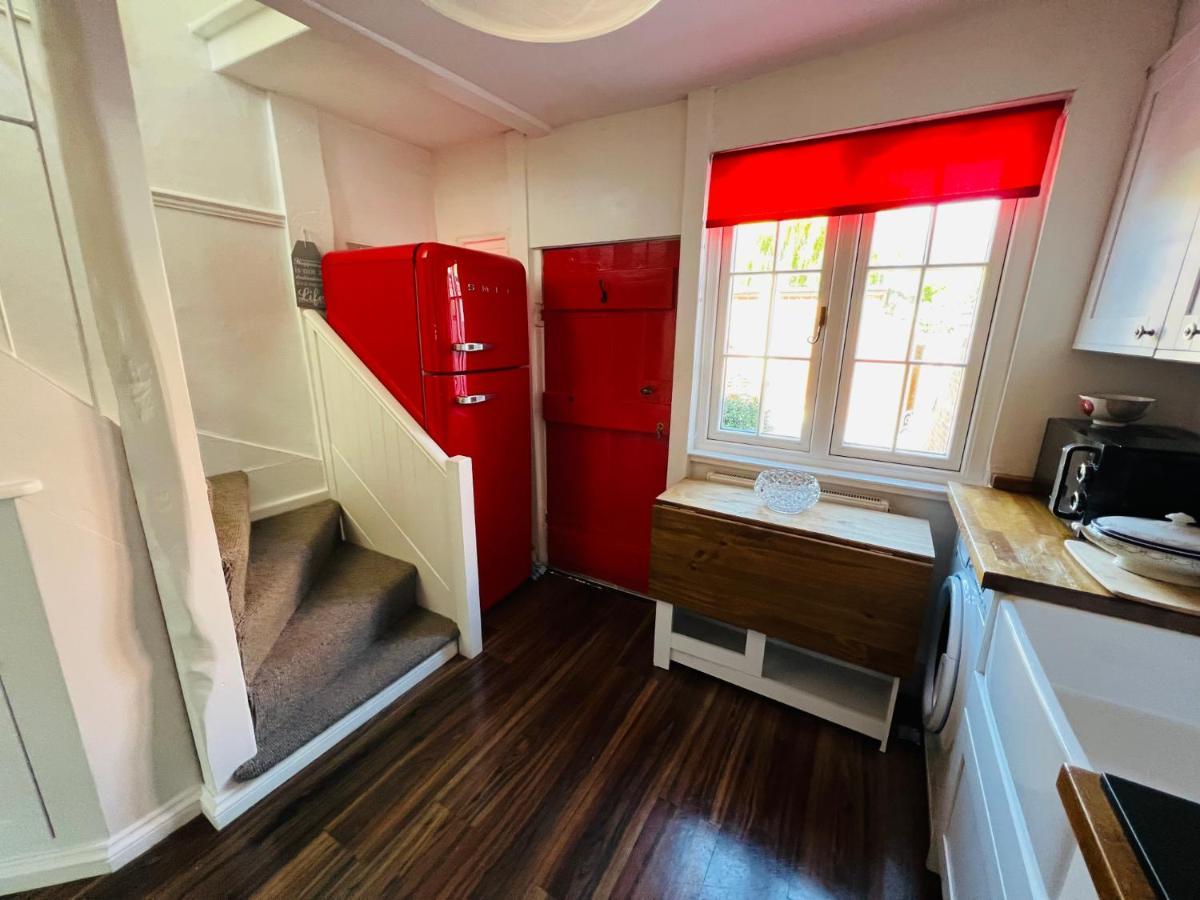 Bridewell Cottage In The Heart Of Tenterden - Pass The Keys Exteriör bild