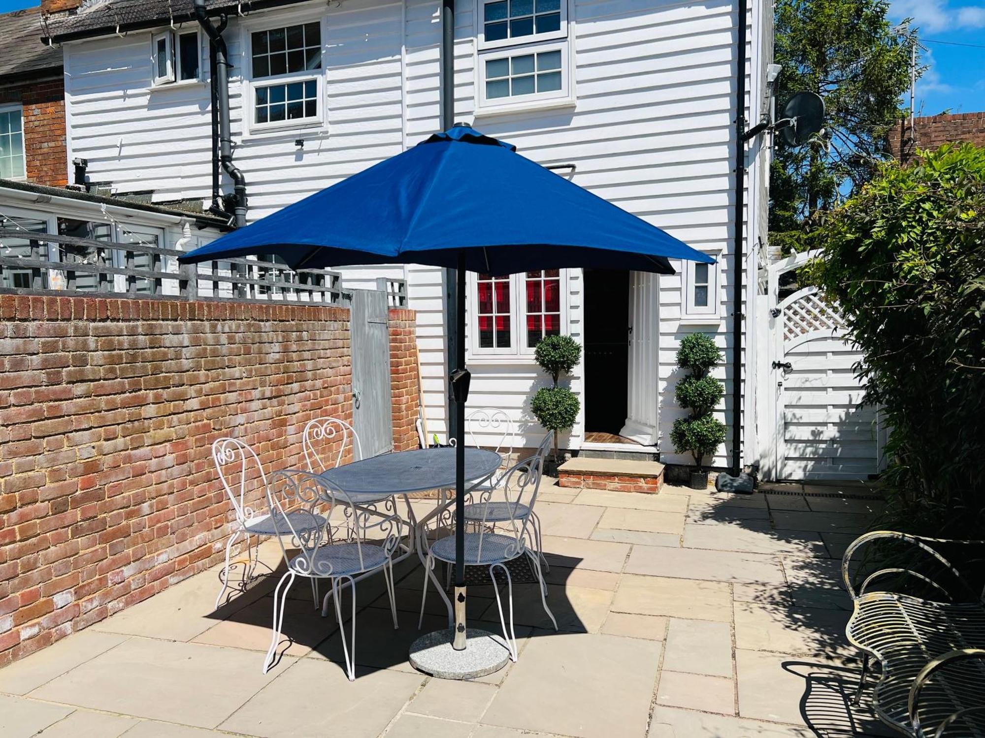 Bridewell Cottage In The Heart Of Tenterden - Pass The Keys Exteriör bild