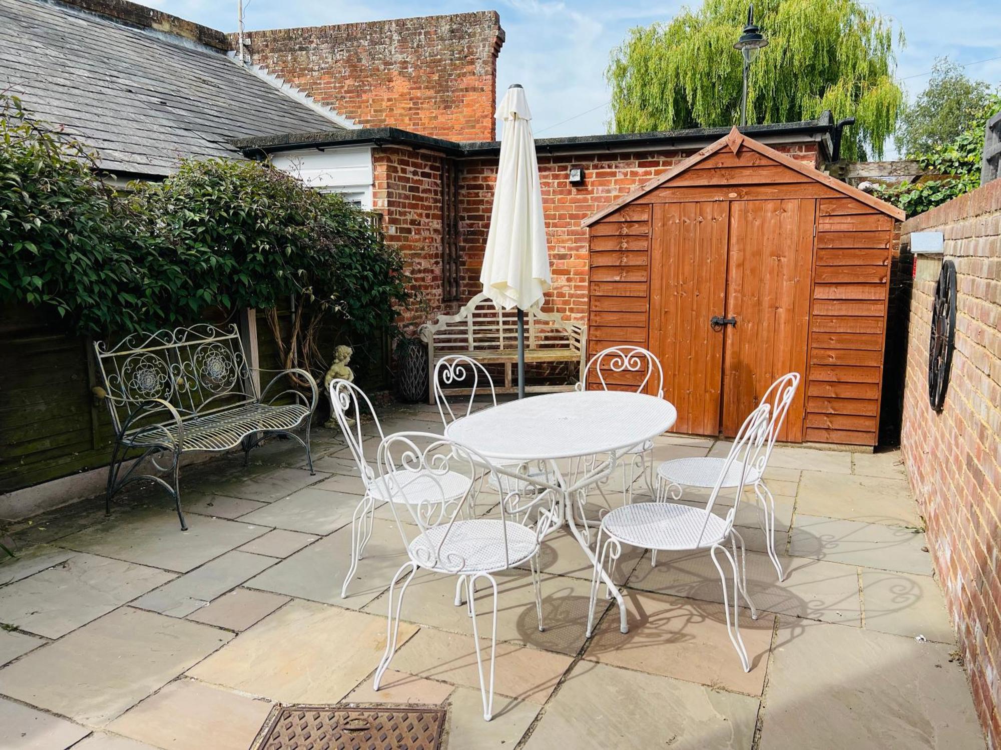 Bridewell Cottage In The Heart Of Tenterden - Pass The Keys Exteriör bild